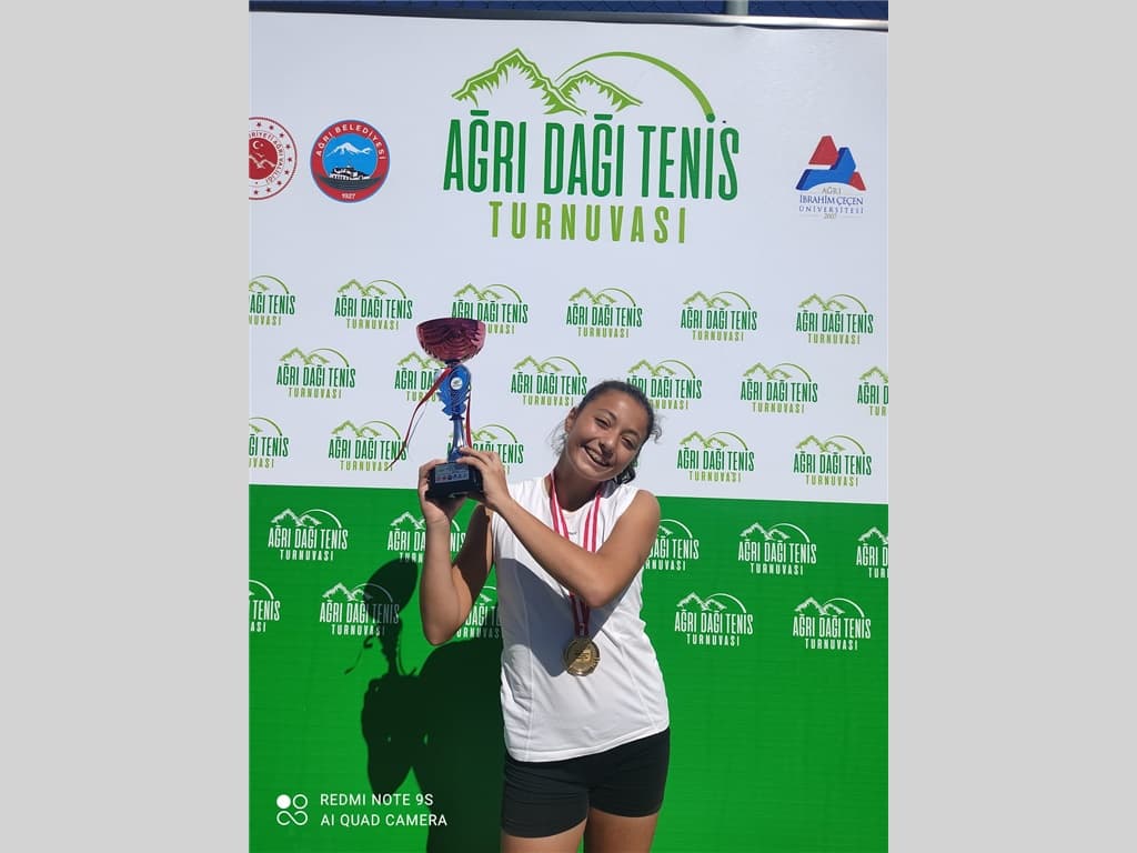 ALTYAPI SPORCUMUZ ALEYNA ÖZER’DEN ŞAMPİYONLUK.