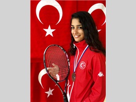 BESTE MÜRŞİTOĞLU   -  İŞİTME ENGELLİ TENİS  MİLLİ TAKIM OYUNCUMUZ